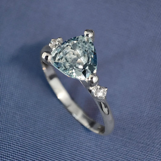 Romantic Light Trilliand